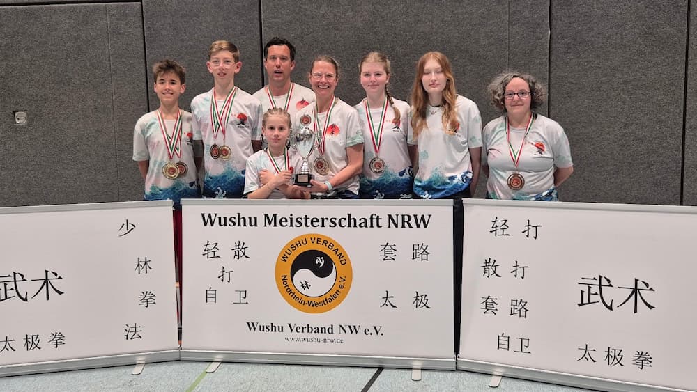 Erfolgreiche Wushu-Sportlerinnen und -Sportler des VfL Hinsbeck bei den Meisterschaften 2026